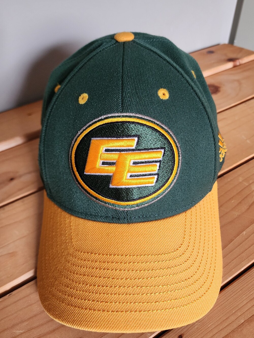 CFL Edmonton Eskimos Hat Size L - XL